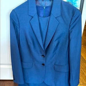Blue Suit with Notched Lapels and Professional Tailoring